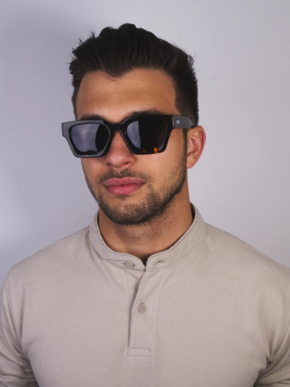 Sunglasses 1946 - Swan X image 1